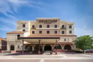 Courtyard by Marriott Wichita at Old Town, Уичито