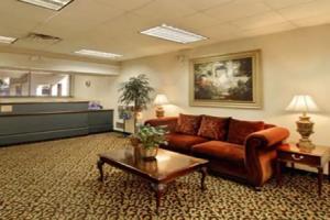 Howard Johnson Inn And Suites Columbus, Колумбус