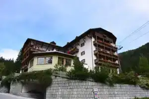 Hotel «Bertelli», Мадонна-ди-Кампильо