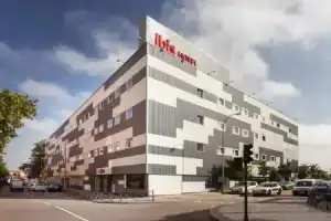 Отель «Ibis Madrid Aeropuerto Barajas», Мадрид