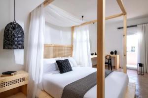 Апарт-отель «Elea Suites & Residences», Гувес