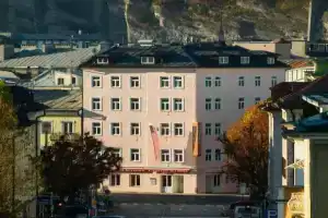 Hotel «Vier Jahreszeiten Salzburg», Зальцбург