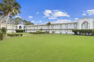 Апарт-отель «TraveInn & Suites by Wyndham Airport», Джексонвилл