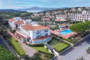 Club Hotel Cormorano, Бая-Сардиния