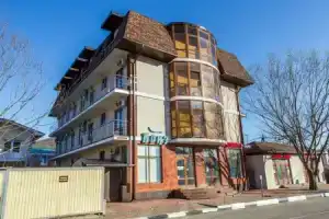 Гостиница «Бриз», Архипо-Осиповка