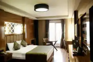 Emirtimes Hotel Tuzla, Тузла