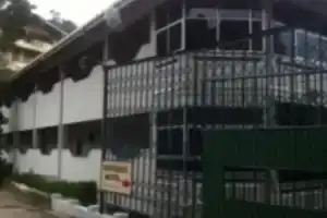 Riverdale Hotel, Канди