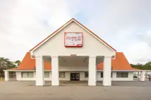 Апарт-отель «TraveInn & Suites by Wyndham Airport», Джексонвилл