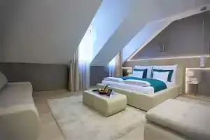The Hotel Unforgettable - Hotel Tiliana by Homoky Hotels & Spa, Будапешт