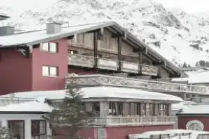 Hotel «Rigele Royal Superior», Обертауэрн