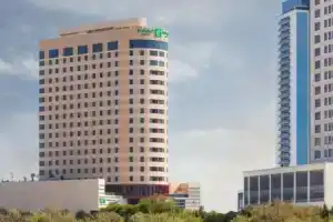 Отель «Holiday Inn & Suites Dubai Science Park, An Ihg», Дубай