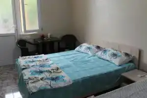 V Batumi Guest House, Батуми