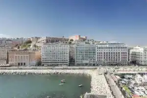 Hotel «Royal Continental», Неаполь