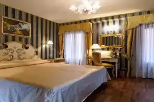 Hotel «Lux», Венеция