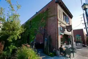 McMenamins White Eagle, Портленд