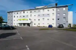 B&B HOTEL Calais Terminal Cité de l'Europe 2 étoiles, Кале