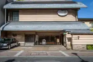 Отель «Honjin Hiranoya Kachoan», Такаяма