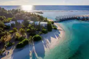 Holiday Inn Resort Kandooma Maldives with 50% Off on Transfers, an IHG Hotel, Остров Маафуши