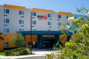 Мини-Отель «Spot x By Red Collection Orlando International Dr», Орландо