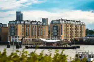 Отель «DoubleTree by Hilton London – Docklands Riverside», Лондон