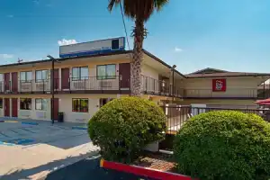 Мини-Отель «Red Roof Inn San Antonio e - Near At&t Center», Сан-Антонио
