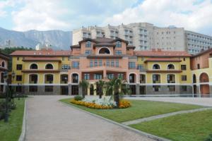 Apartments Ispanskaya Derevnya, Алупка