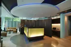 Amora Neoluxe Suites Hotel, Бангкок
