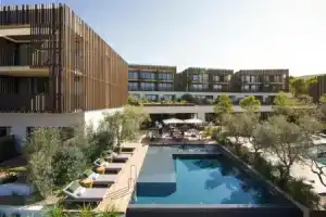 Maslina Resort, Стари Град