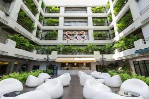S33 Compact Sukhumvit Hotel, Бангкок
