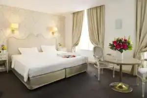 Отель «Hôtel Saint-Pétersbourg Opéra & Spa», Париж