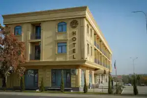 Гостиница «Almalyk Plaza», Алмалык