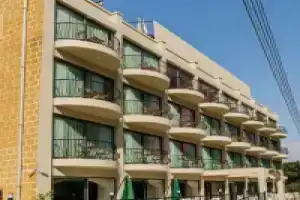 Olivia Palm Hotel, Кирения