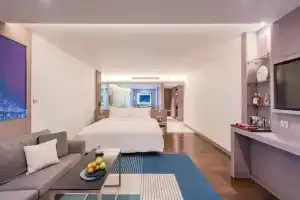 Oceanfront Beach Resort - Sha Extra Plus, Патонг