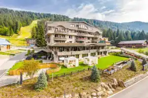 Hotel «Spinale», Мадонна-ди-Кампильо