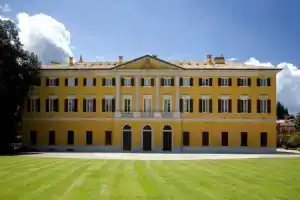Parco Termale di Villa Dei Cedri, Кола