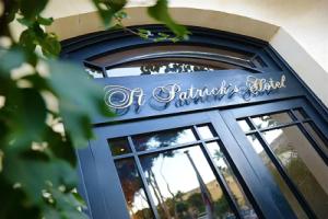 St. Patrick's Hotel, Ксленди