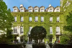 Le Pavillon de la Reine & Spa - Small Luxury Hotels of the World, Париж
