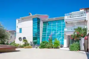 Adrion Aparthotel, Пула