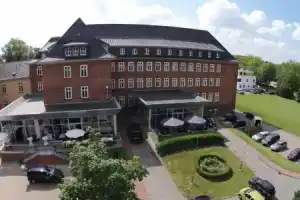 Hotel am Schlosspark, Гюстров