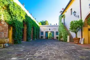 Villa «Scorzi - Residenza d'Epoca», Кальчи