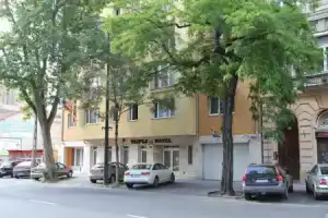 Triple M Hotel, Будапешт