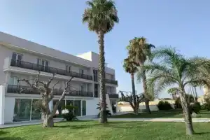 Hotel «Posidonia», Порто-Чезарео