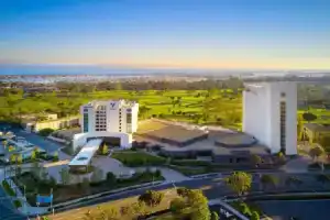 VEA Newport Beach, a Marriott Resort & Spa, Ньюпорт-Бич