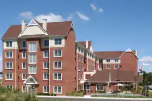 Cambridge Suites Mississauga, Миссисауга