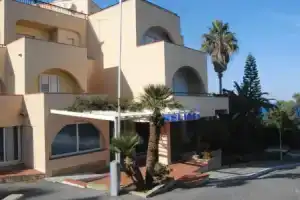 Helios Hotel, Кротоне
