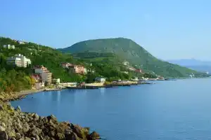 Отель «Аркадия», Утес