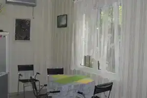 Апартаменты на берегу моря, Ялта