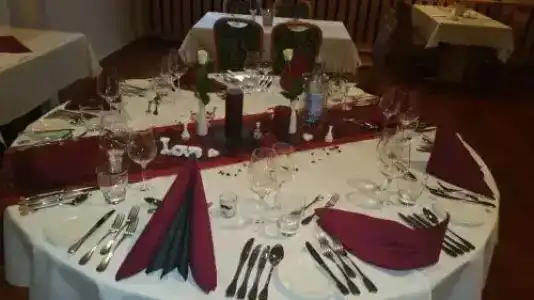 Hosser's Restaurant - 11