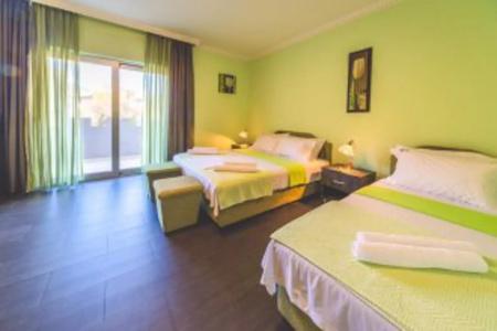 West Gate Guesthouse - 10