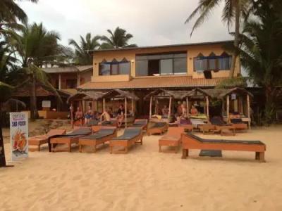 Drifters & Beach Restaurant - 4